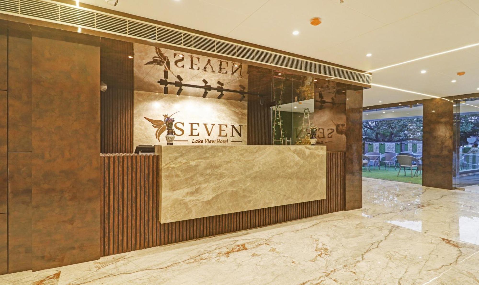 Treebo Premium Seven Lake View ハイデラバード エクステリア 写真